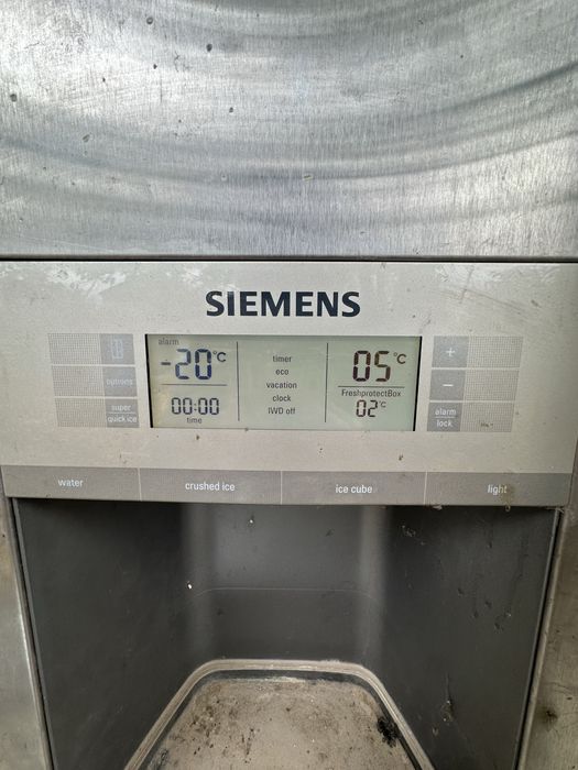 Vand frigider Siemens inox