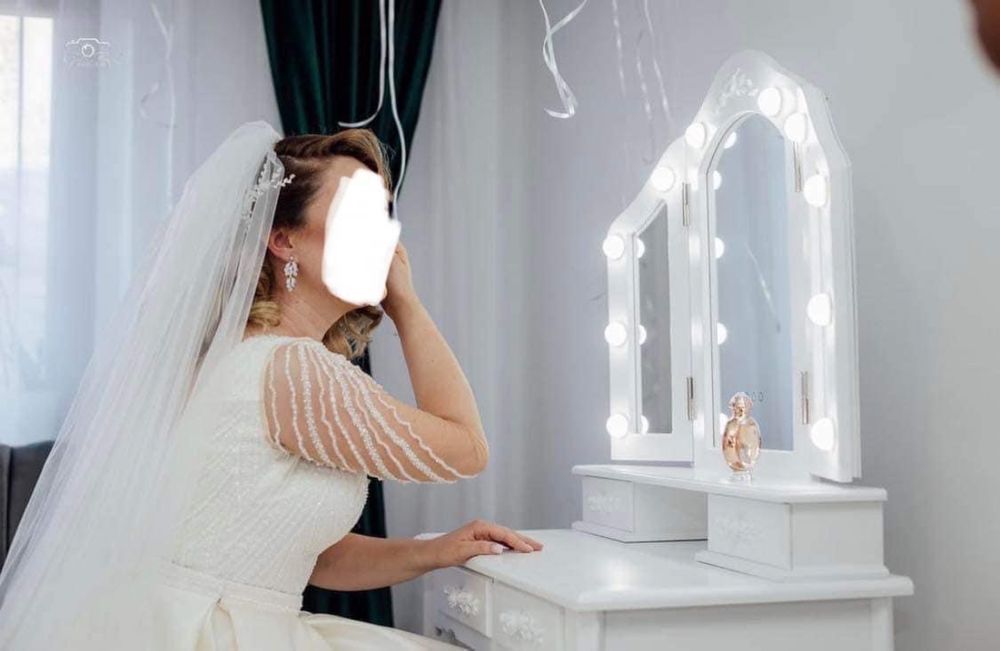 Rochie mireasa + trena complet detasabila