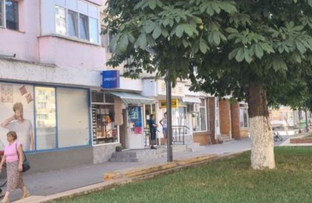 Schimb Apartament 3 camere Ultracentral Oltenița – renovat complet, etaj 1.