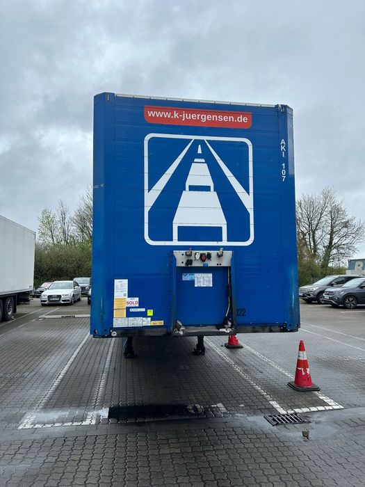 De vanzare Box 2 axe Schmitz Cargo Bull 2 axe