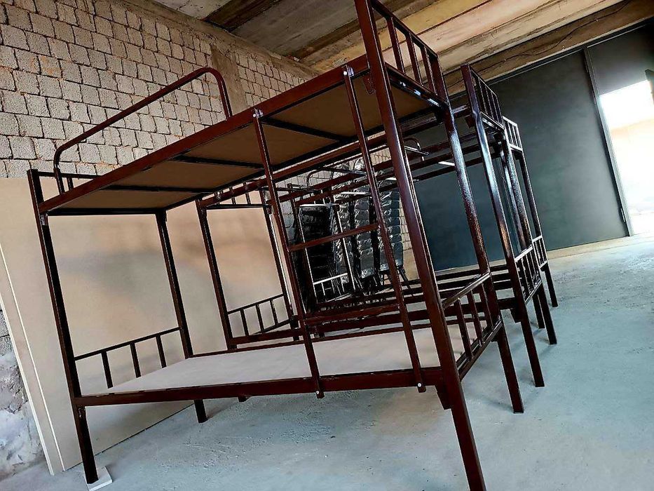 .
двухъярусная кровать

7 кроват двухярусная двухэтажная металлическая