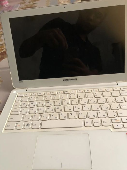 Lenovo IdeaPad S206 netbuk zapchastga yoki tuzatishga