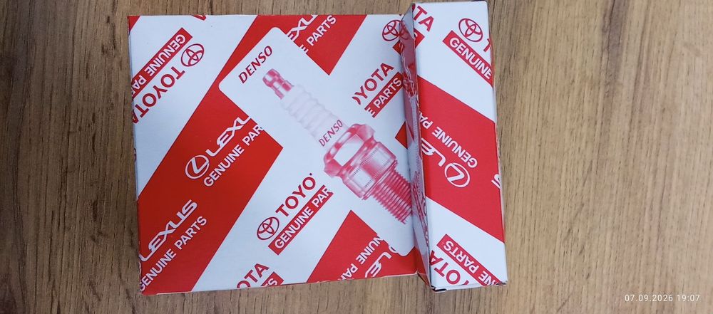 продаётся свечи.