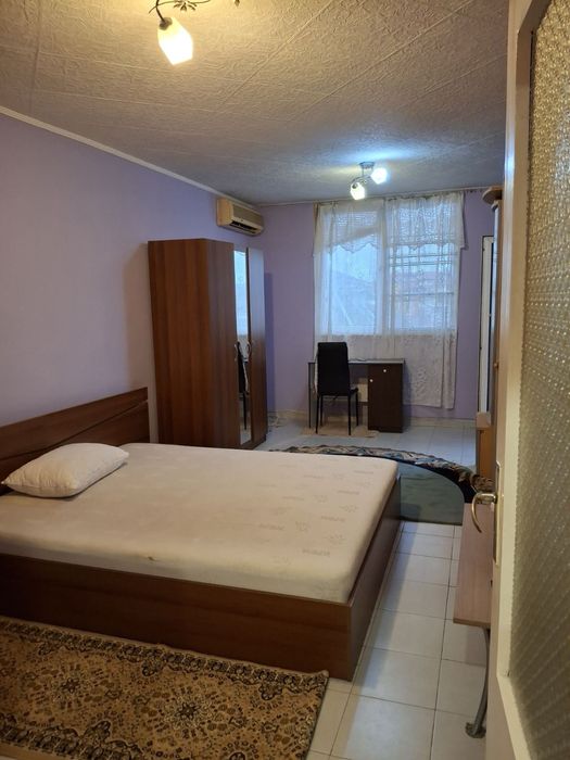 Дава се под наем Двустаен апартамент в Плевен, Идеален център - 75 кв.м за 382.5 € - Снимка #2