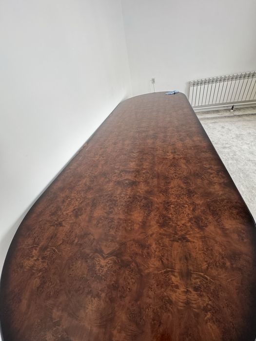 Стол для гостинной