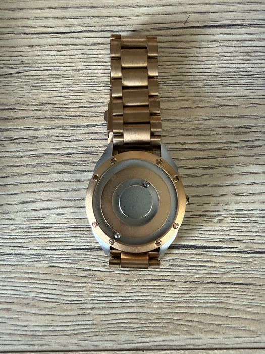 Продам кварцевые часы Eutour Magnet Watch