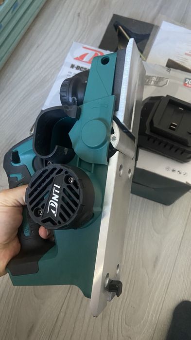 Rindea electrică 20V compatibilă Makita + baterie 4A+ încărcător