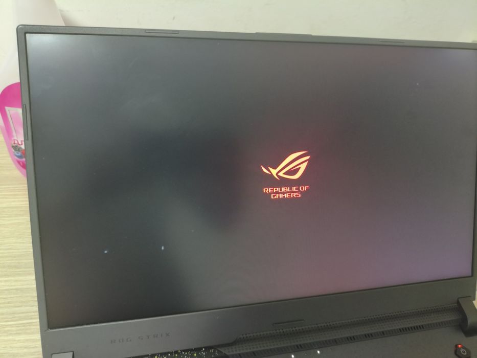 Asus Rog G17 360Hz , rtx 3060 6gb , Ryzen 7 6800H, ddr5 16/512