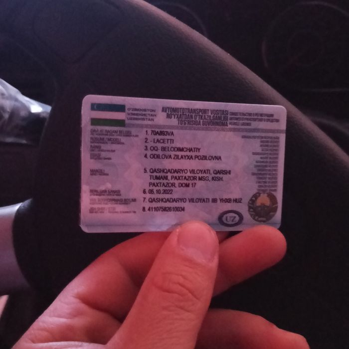 Машина  сотилади яхши сакаган нархини келишамиз машина узимники.1.6