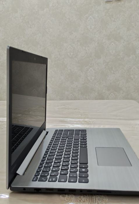 Продаëтся ноутбук "Lenovo"