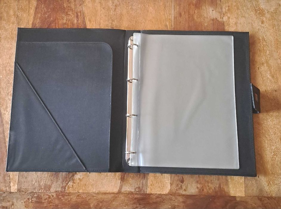 папка за документи класьор черна с 4 ринга със затваряне тип велкро