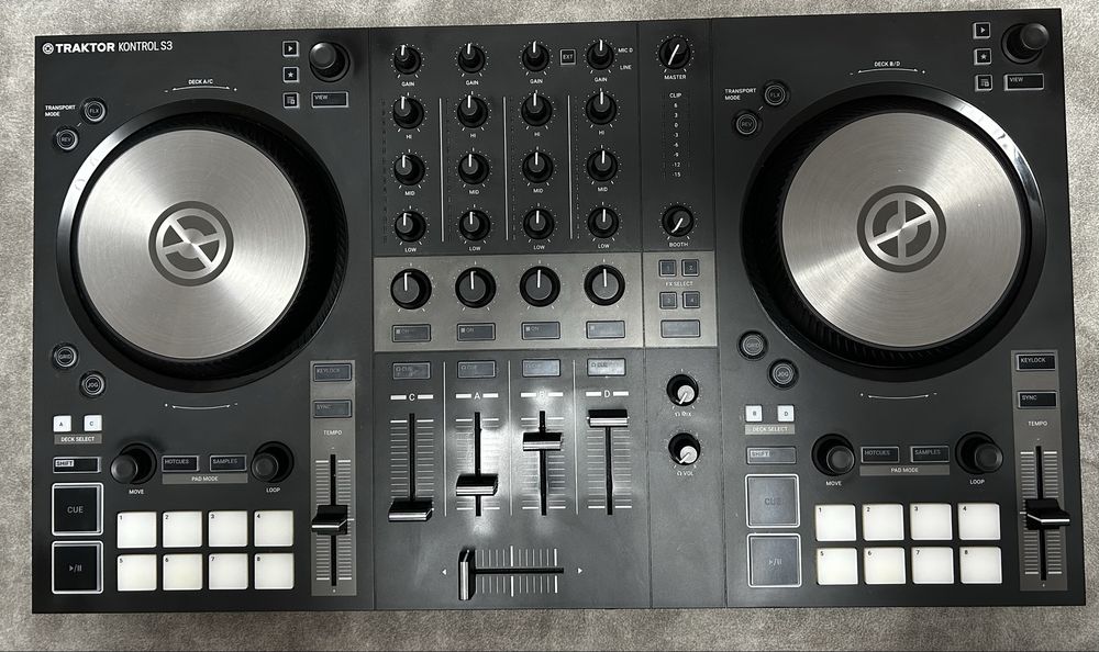 Controller Traktor Kontrol S3 + Flight Case Flyht Pro
