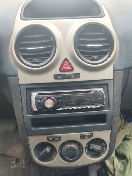 На ЧАСТИ Opel corsa D 1.2 80hp с газ