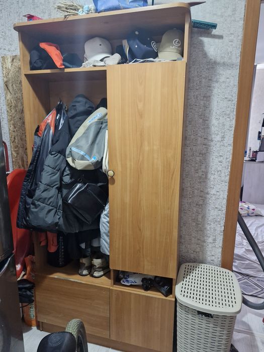 Продаётся прихожая