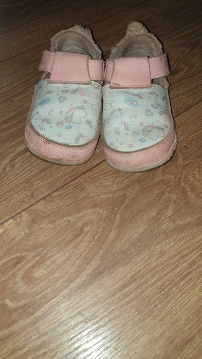 Pantofi din piele cu unicorn 15 cm si pantofi LC Waikiki marimea 24