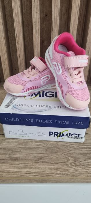 Pantofi, sandale, Nike, Adidas, Biomecanics, etc