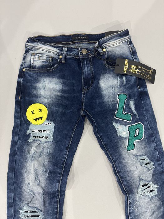 Blugi rupti albastrii