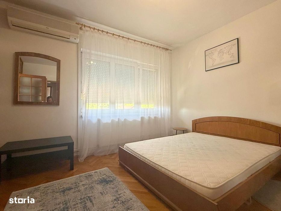 Apartament 3 camere, str. Bucuresti, suprafata generoasa