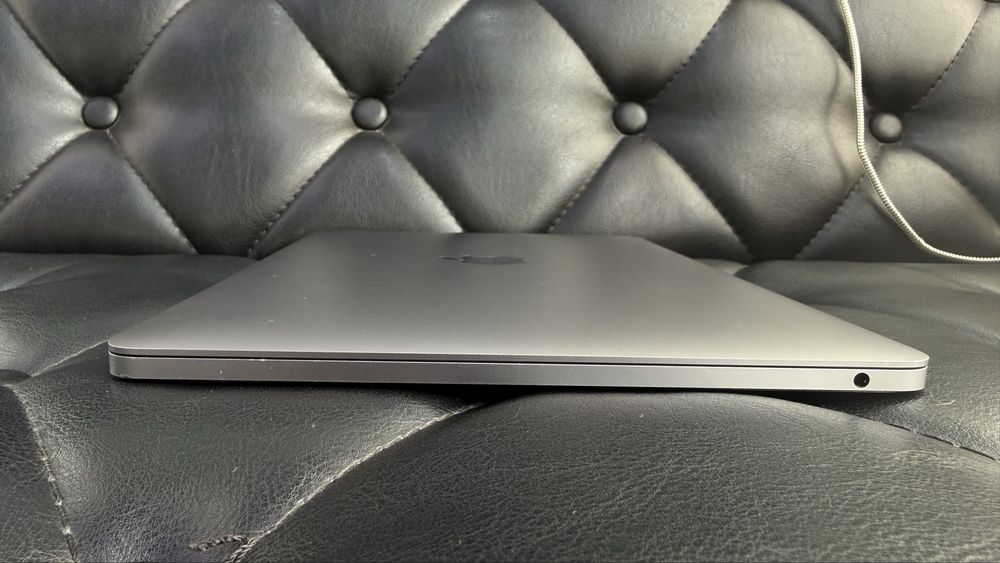 Apple MacBook pro M1 2020 в идеальном состоянии