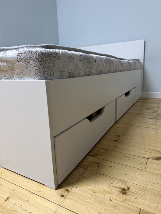 Кровать полуторка с матрасом