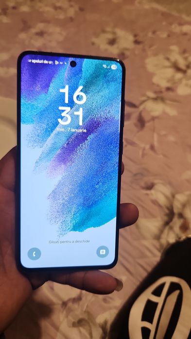 Vand telefoane la preturi acesibile