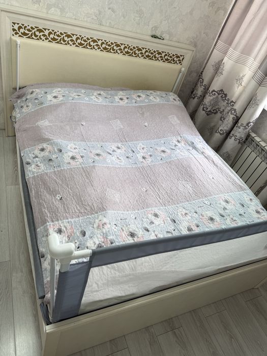 Кровать с матрасом