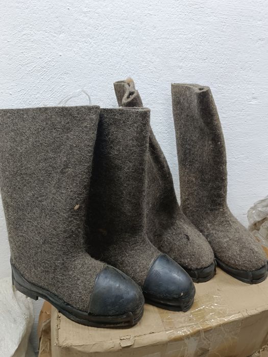 Спец сапоги зимние и валенки
