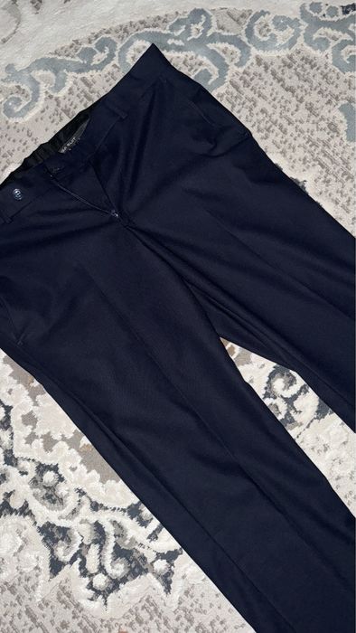 Костюм темно-синий 46 размер