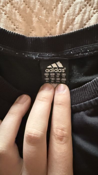 продам оригинальную кофту Адидас