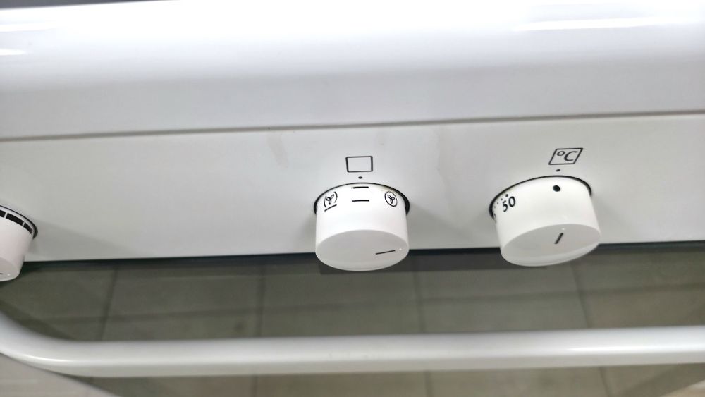 Печка с индукционни котлони Voss Electrolux ELI23020 с каталитичното самопочистване/ 2г.гаранция
