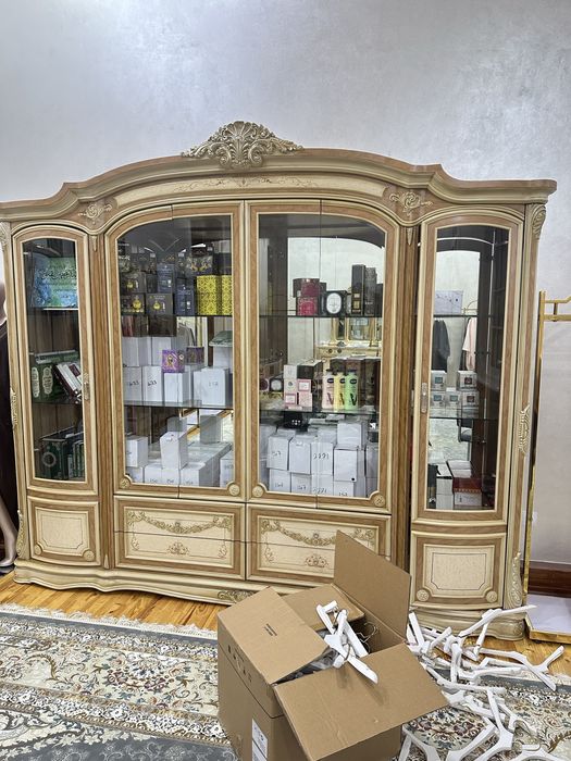 Продается стенка и комод