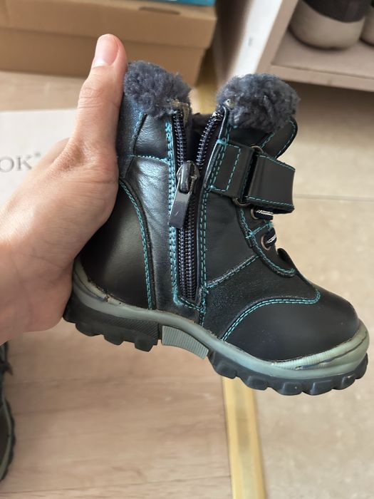 Продам детские зимние сапоги