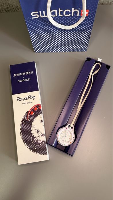 Часовник Swatch x Audemars Piguet “Royal Pop – Huit Blanc”