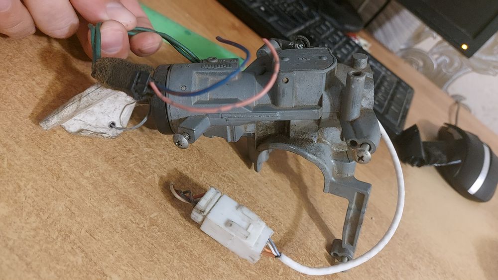 Замок зажигания мазда