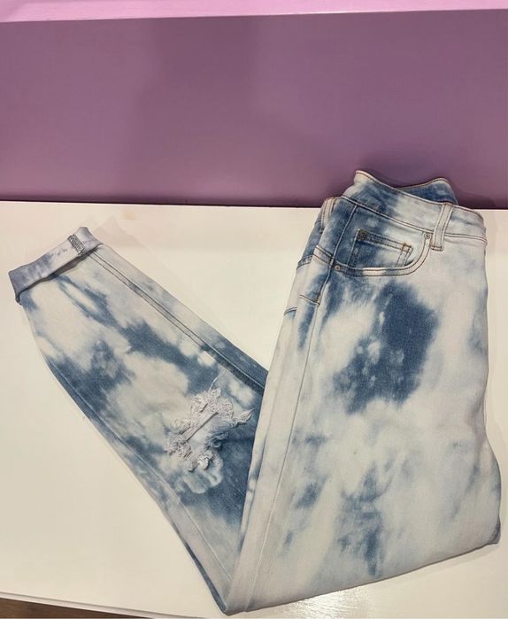 Чисто нови дънки