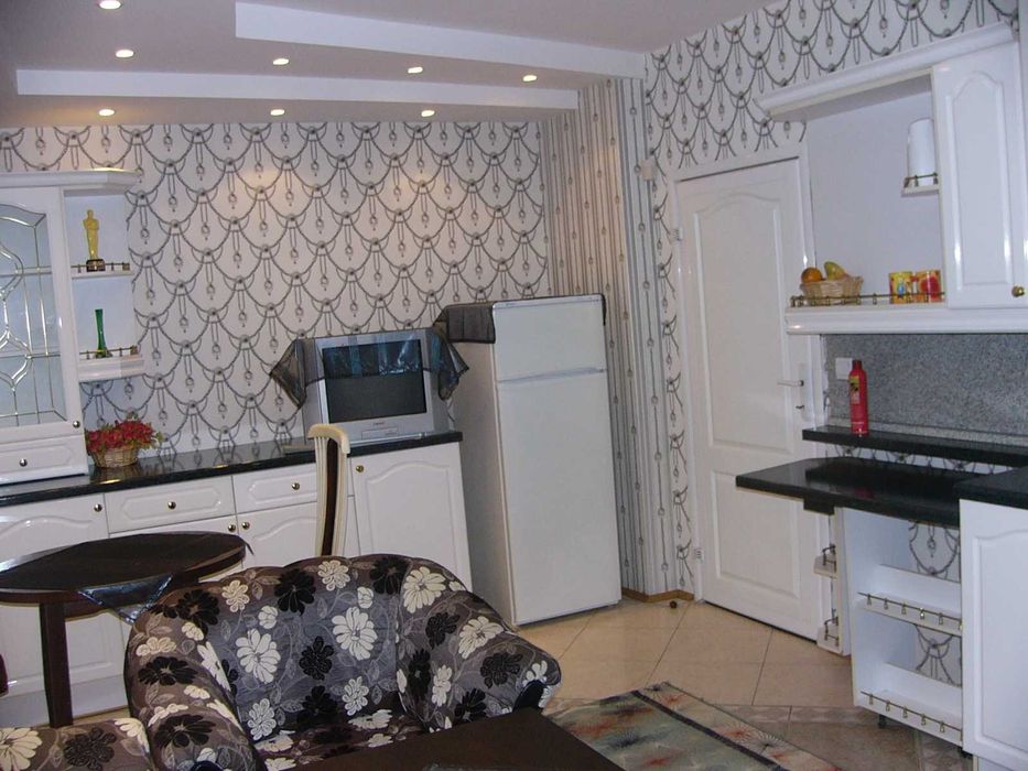 Дава се под наем Двустаен апартамент в Велико Търново, Център - 55 кв.м за 285.6 € - Снимка #4