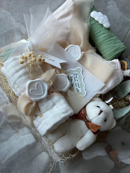 Set cutie cadou bebe gata de oferit ,,Bun venit pe lume”