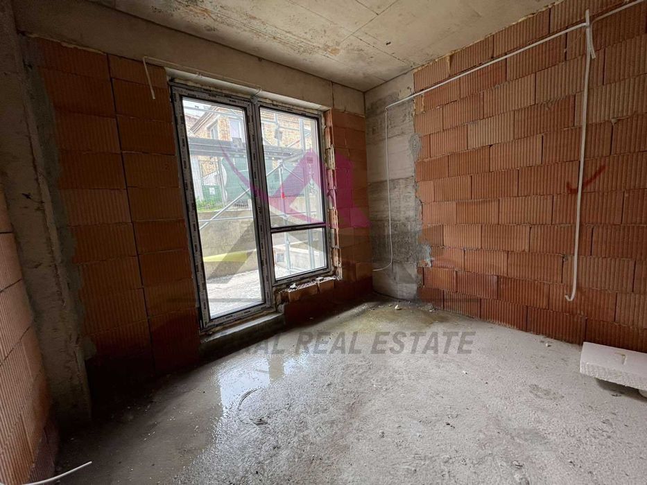 Продава се Двустаен апартамент в Варна, Аспарухово - 57 кв.м за 1334 €/кв.м - Снимка #2