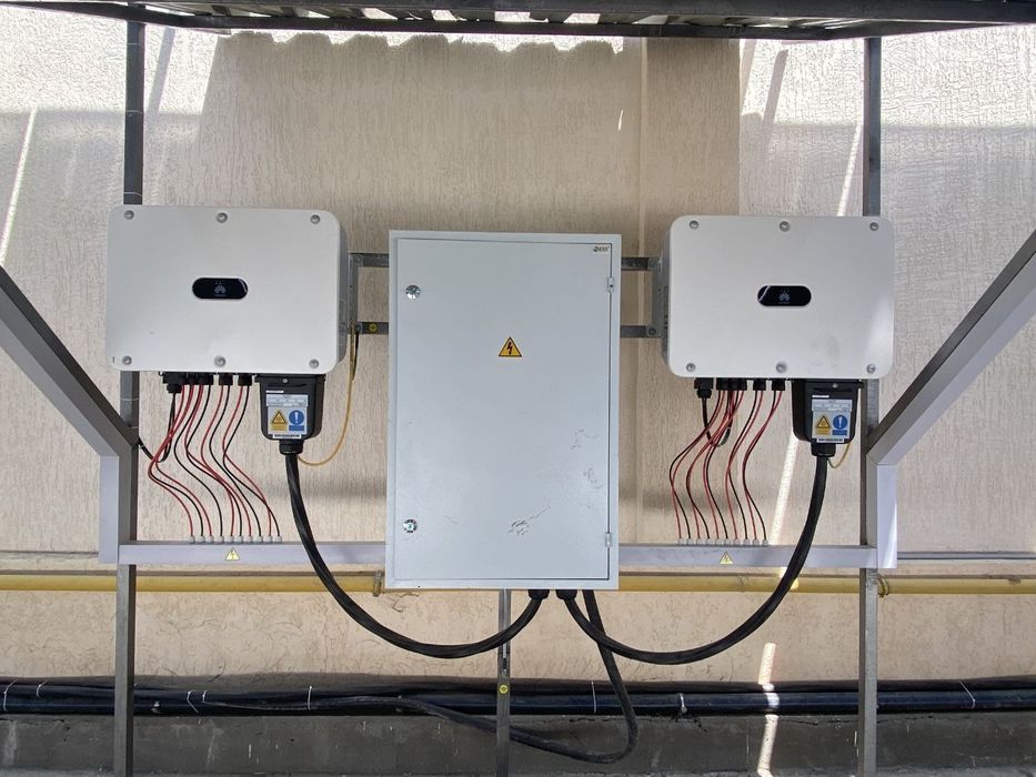 Установка фотоэлектрических станций, солнечные панели и инвенторы .