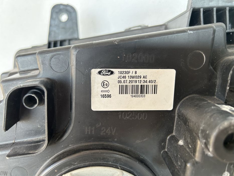 Set faruri halogen Ford Fmax