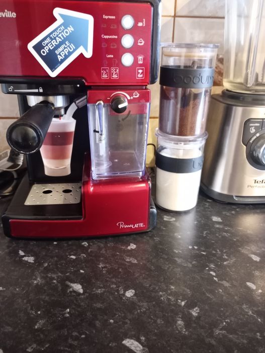 Vând expressor  cafea Brevile