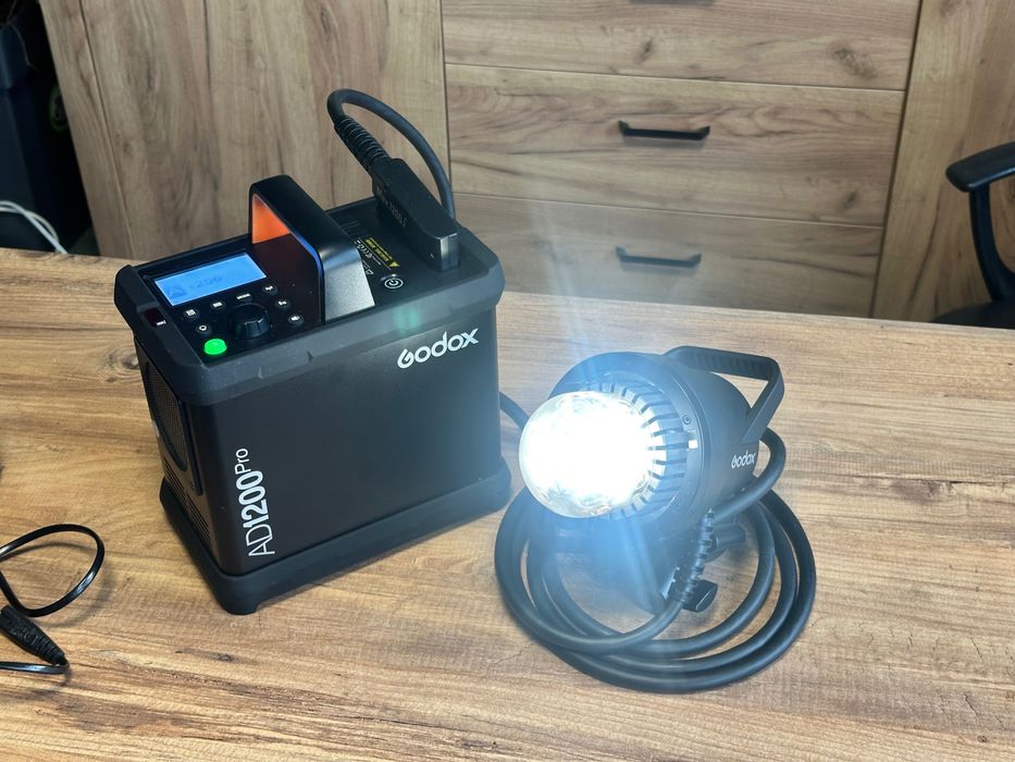 Продавам Godox AD1200 Pro – практически нов
