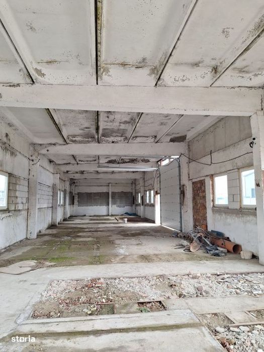 Hale de vanzare cu o suprafata totala de 5440 mp