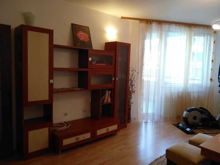 2-стаен апартамент под наем Изток