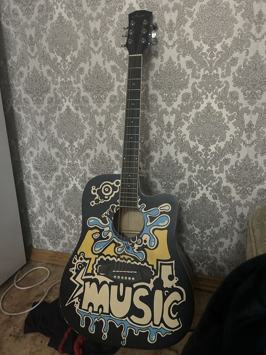 Гитара б/у аккустическая