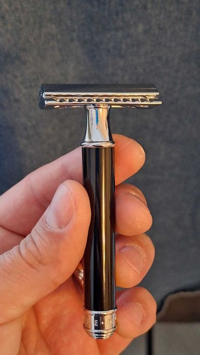 Aparat de ras clasic Muehle R106 (Maner negru) - Stare buna