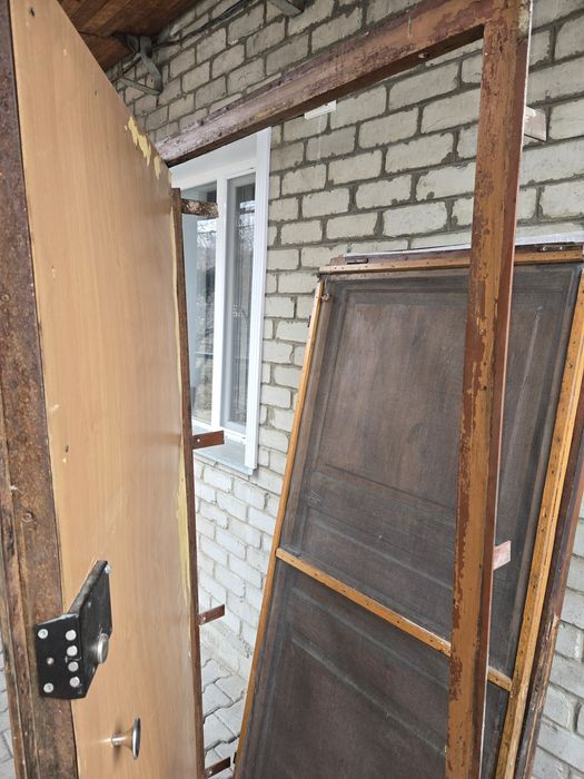 Продам мет. дверь (бу)