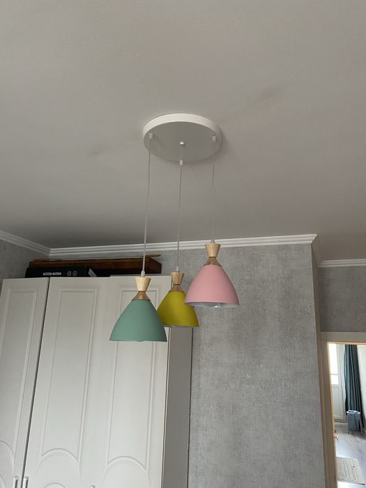 Продам люстру в детскую комнату