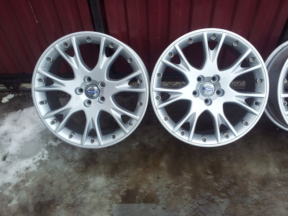 Jante VOLVO C30 S40 V50 S60 V70 S80 Xc60 Xc70 R18 BBS / Nebula Silver