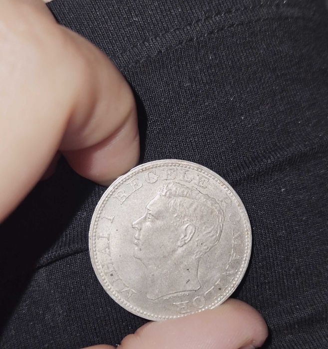 Vand monede Regele Mihai 1